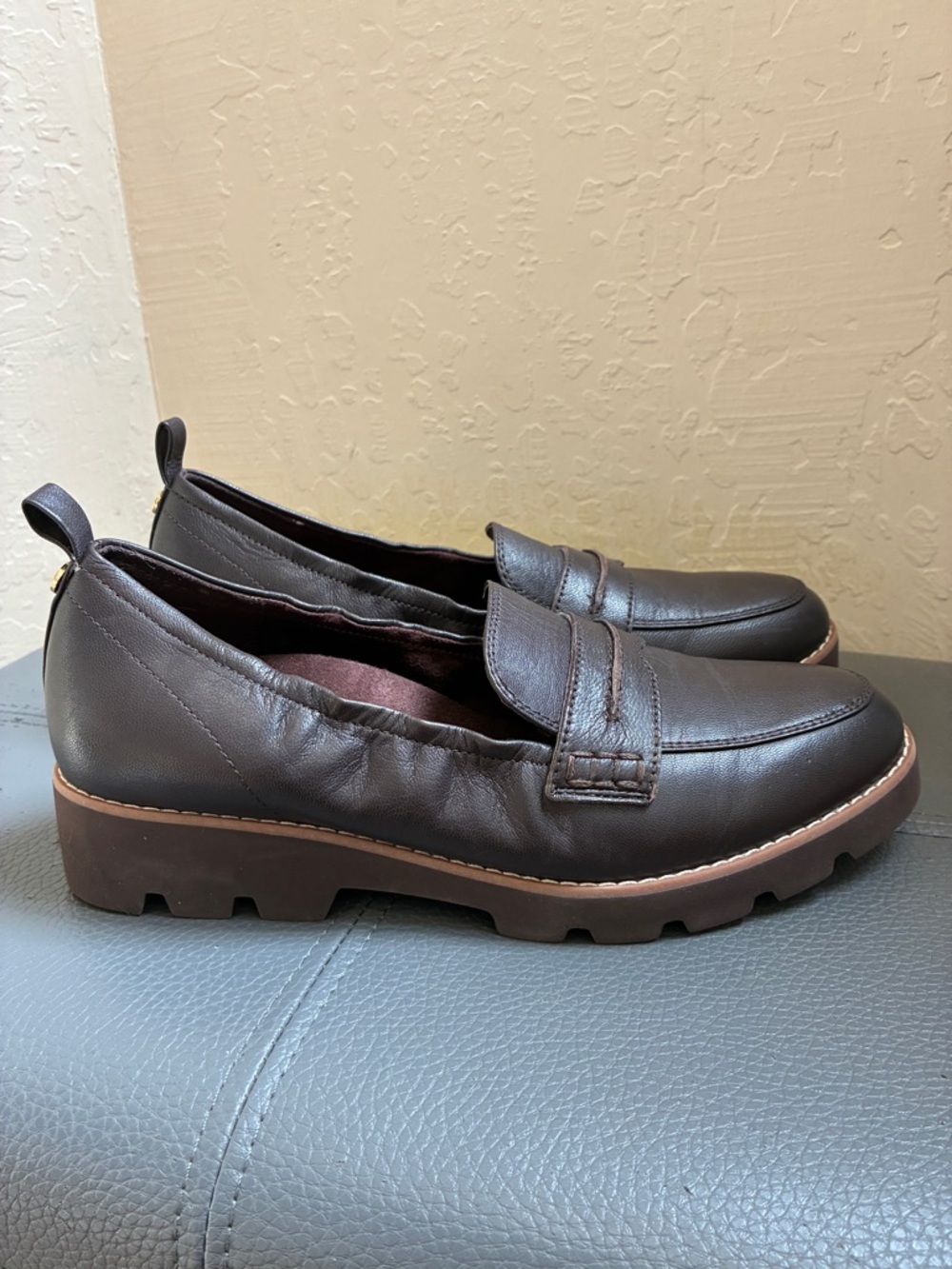 Vionic Cynthia II Brown Loafers Size 8